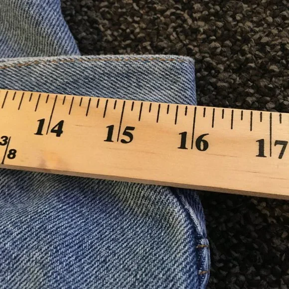 Levi's Vtg Y2K Women's Hi Rise Denim Shorts 14R - Picture 9 of 12